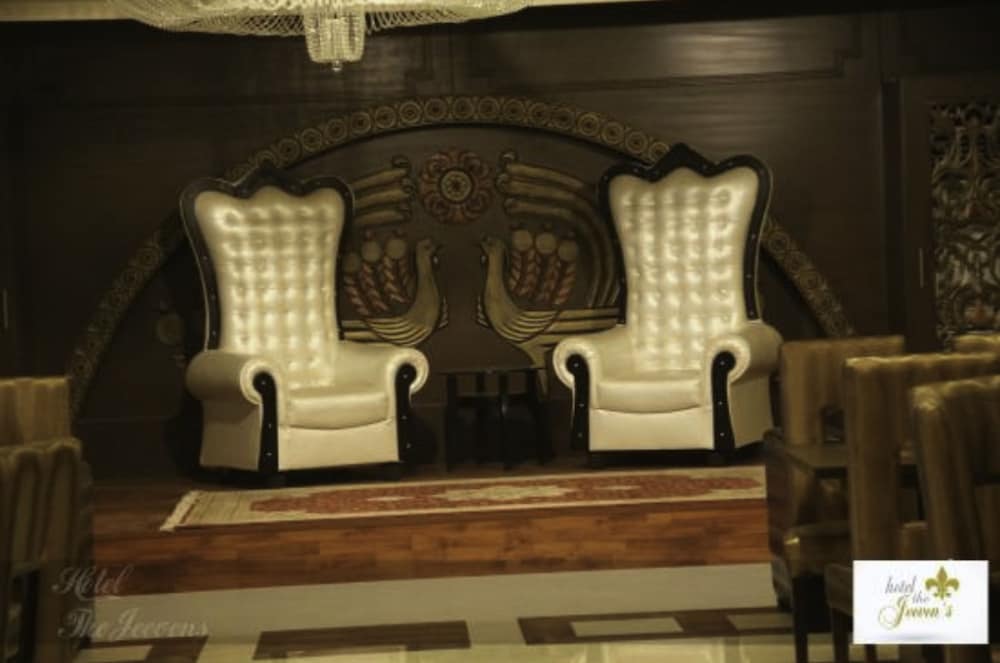 Hotel The Jeevens 9/32
