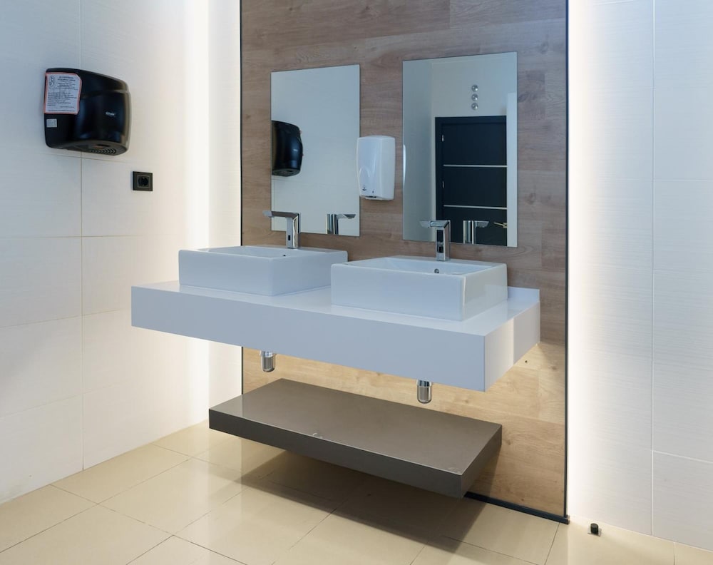 Hotel Triana 45/46