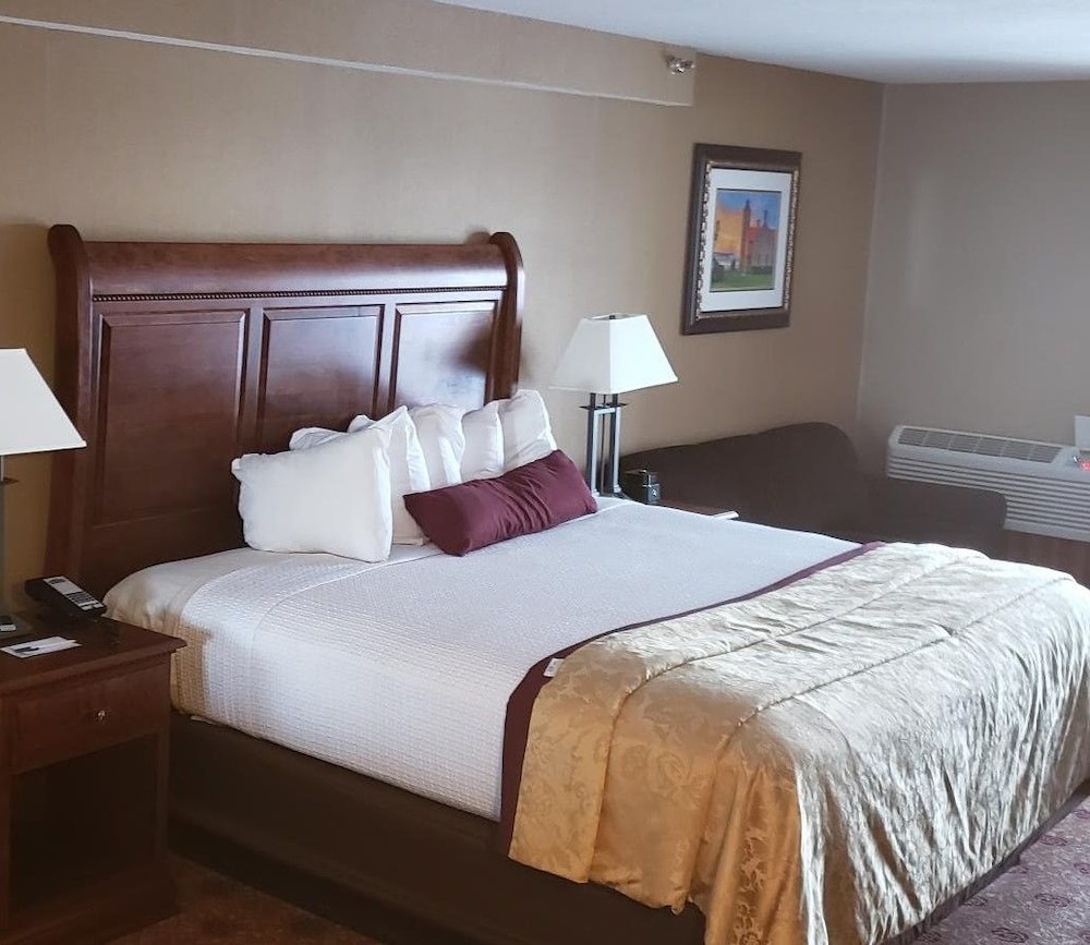 Hamilton Inn Select Beachfront 16/64