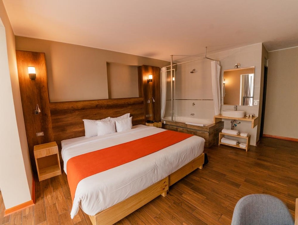 HOTEL POLO SANTA MONICA 6/19