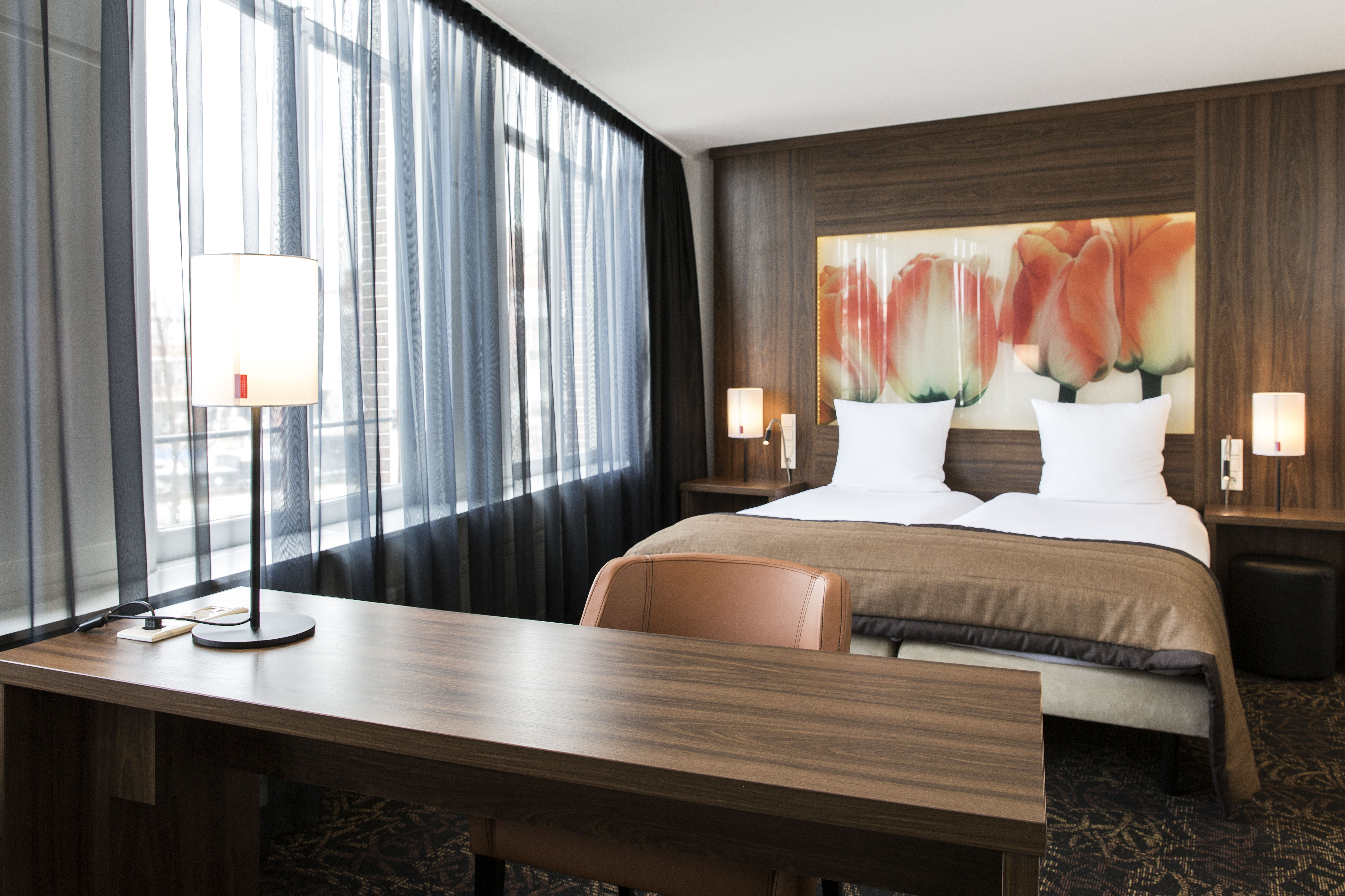 غرفة بسريرين منفصلين بإطلالة على القناة، Leonardo Eden Hotel Amsterdam City Center 4/8