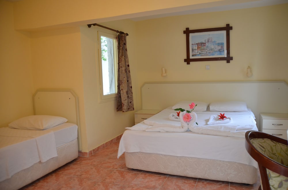 HOTEL LETOON 10/50