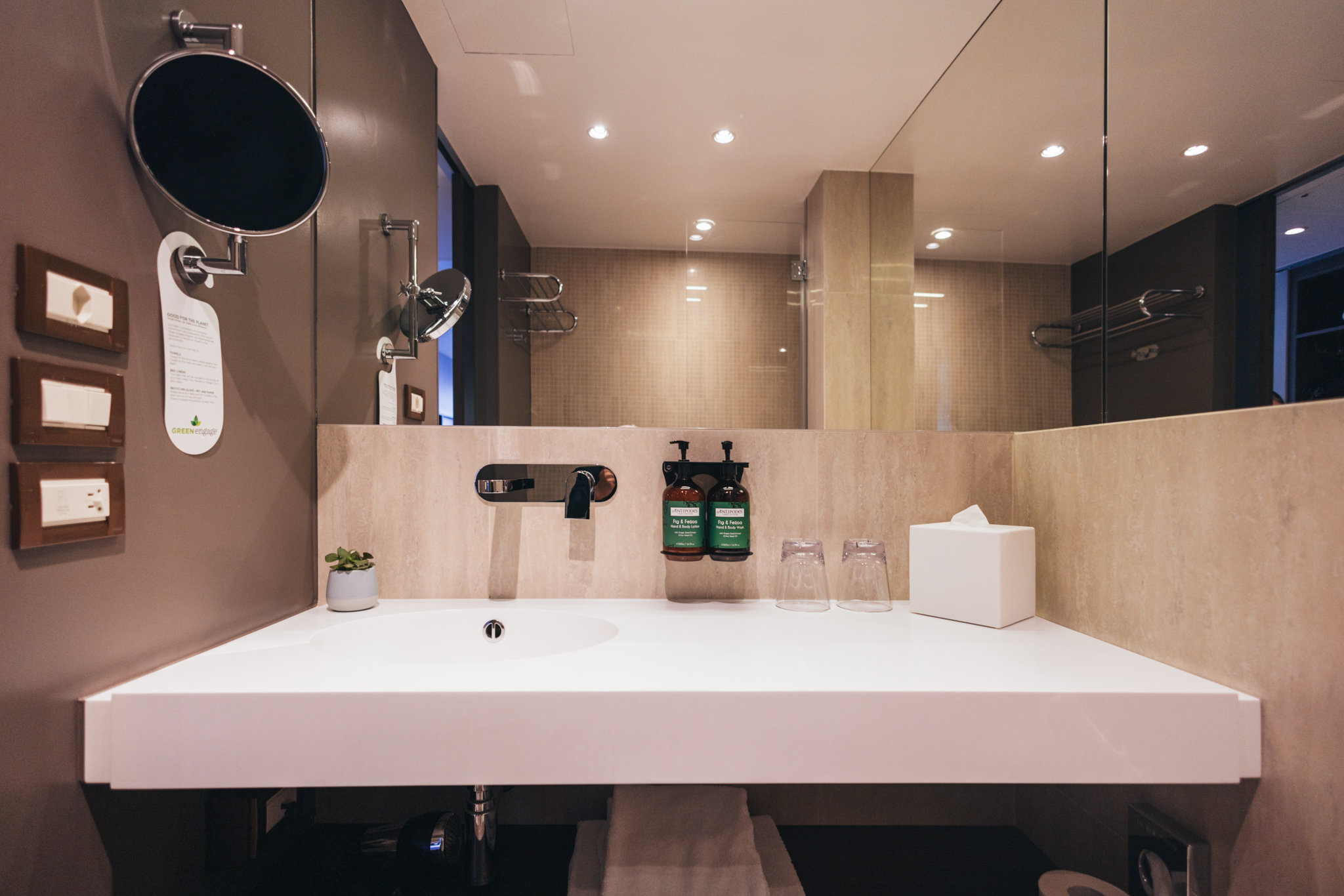 غرفة قياسية بسرير مزدوج، Crowne Plaza Geneva 4/4