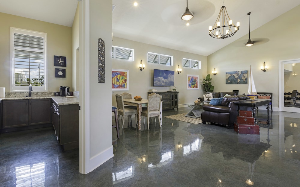 Cape Crossing Resort & Marina 47/68