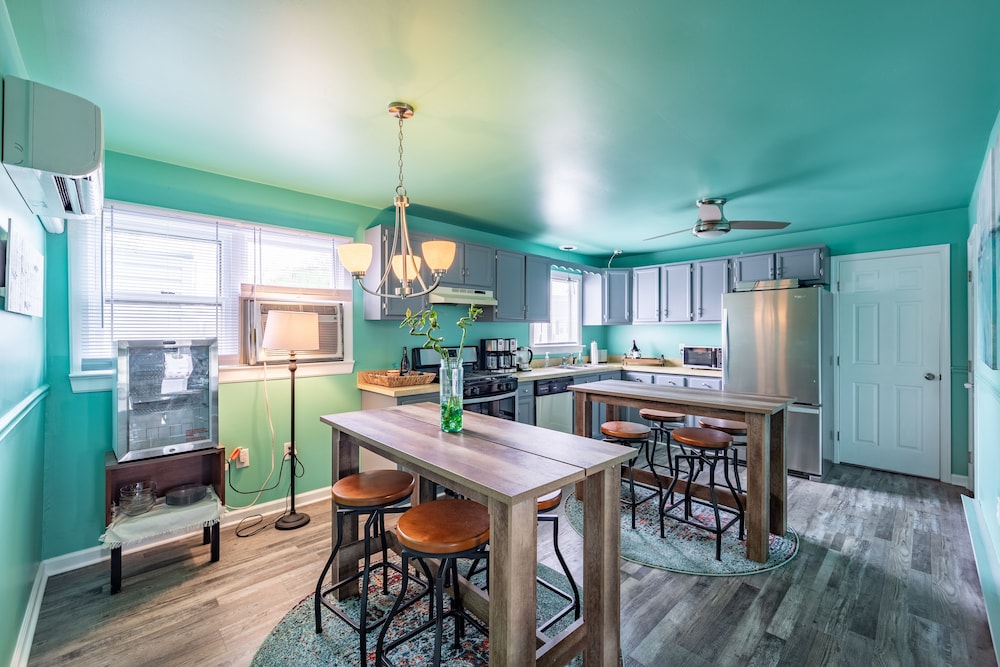 Ocean Glass Inn 34/50