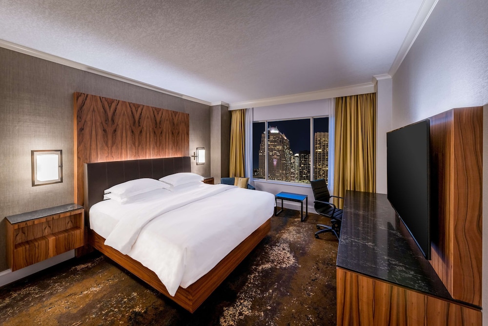 HYATT REGENCY CALGARY 16/68