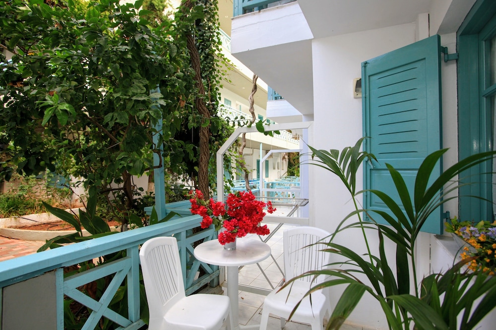 Anatoli Apartments 26/32