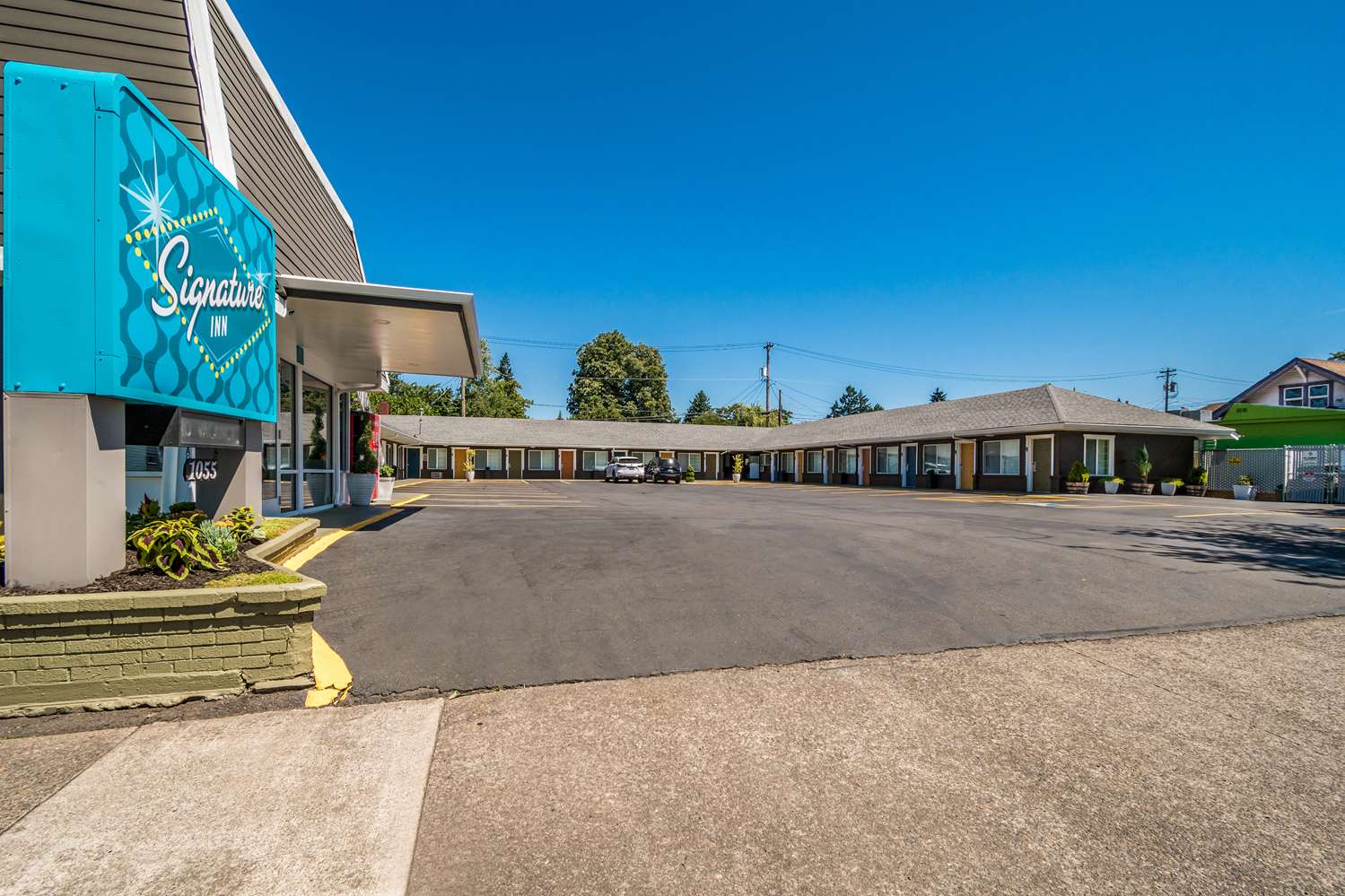 Signature Inn Eugene 44/46