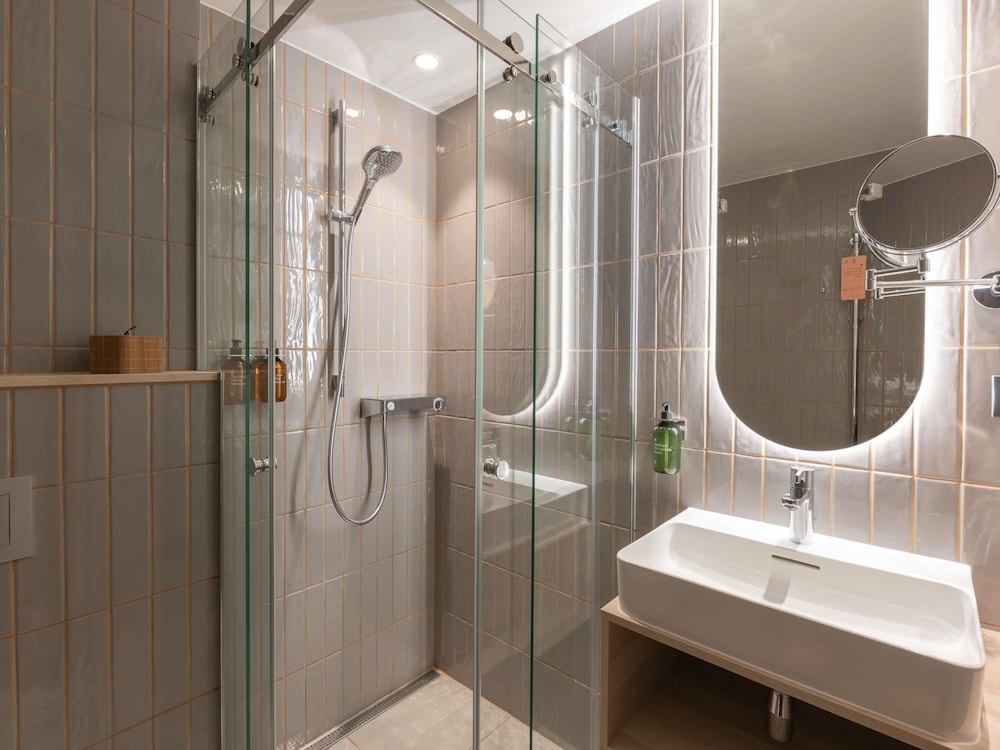 Oru Hub Hotel Tallinn - Handwritten Collection 50/50