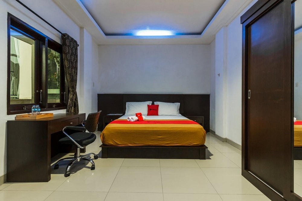 RedDoorz Premium @ Ampera Raya 2 9/22