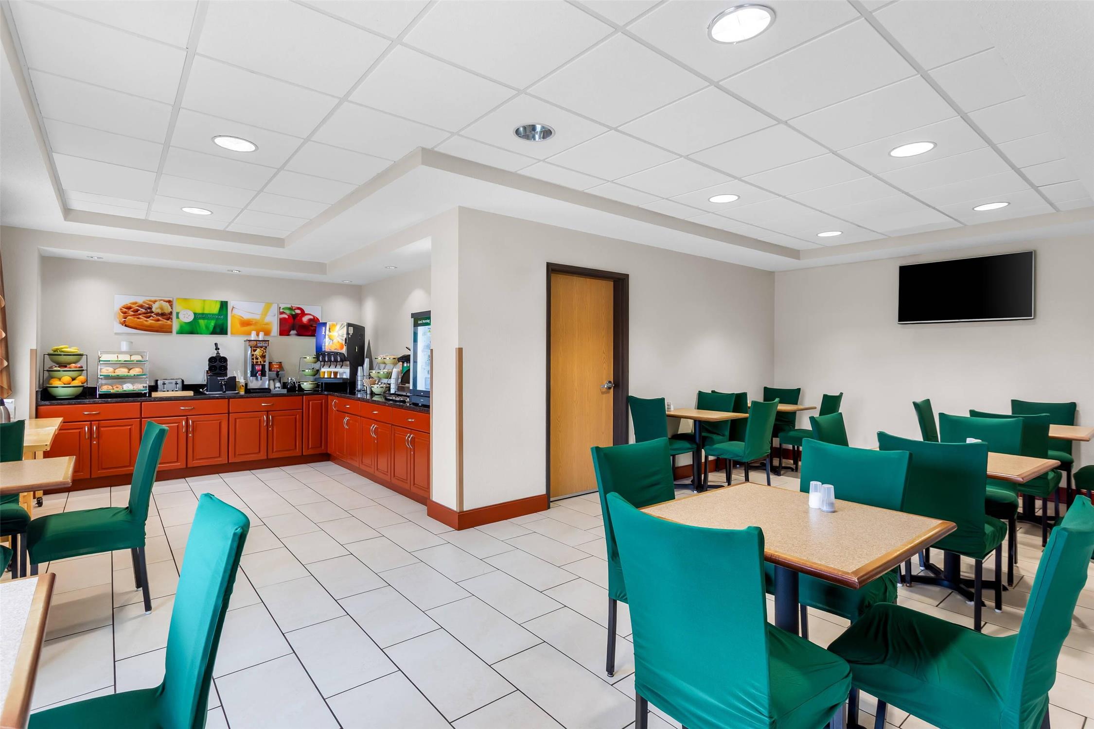 Quality Inn Near Interstate I94 23/38