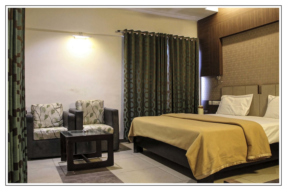 Hotel Prem Nivas 3/26