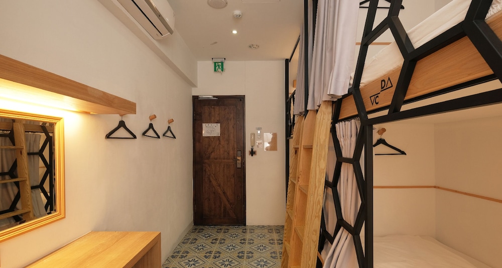 JOURNEY HOSTEL 48/68