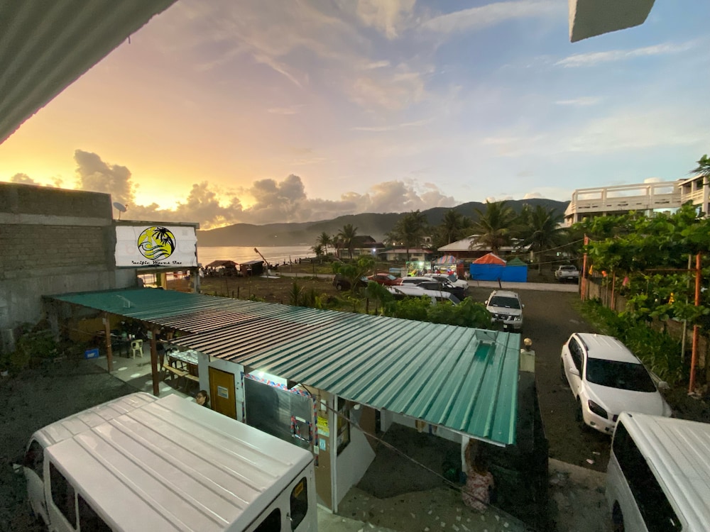 Pacific Waves Inn 38/52