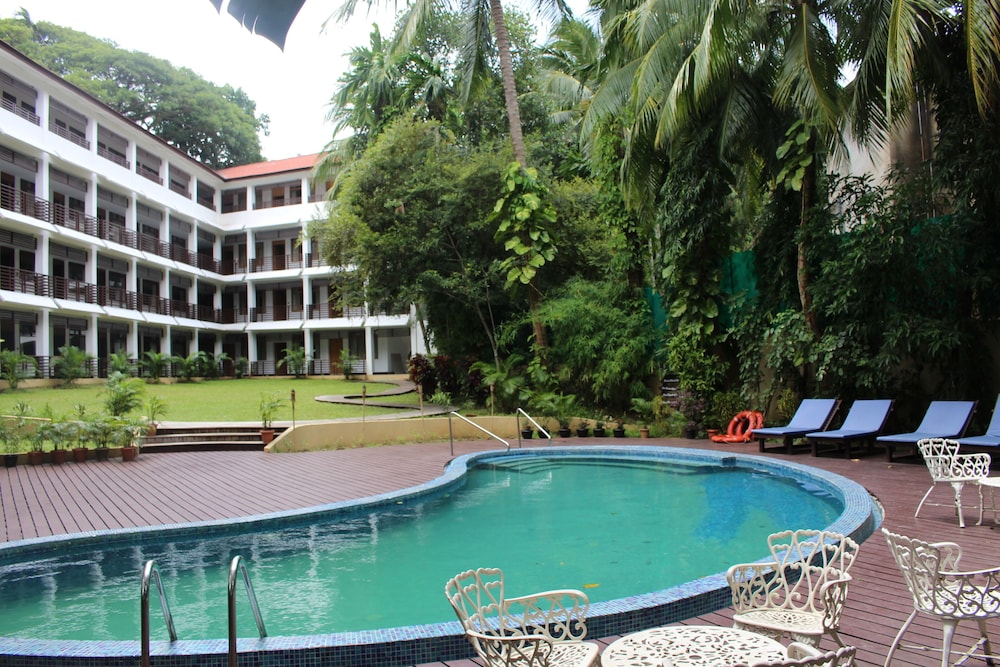 HOTEL SENTINEL 38/38