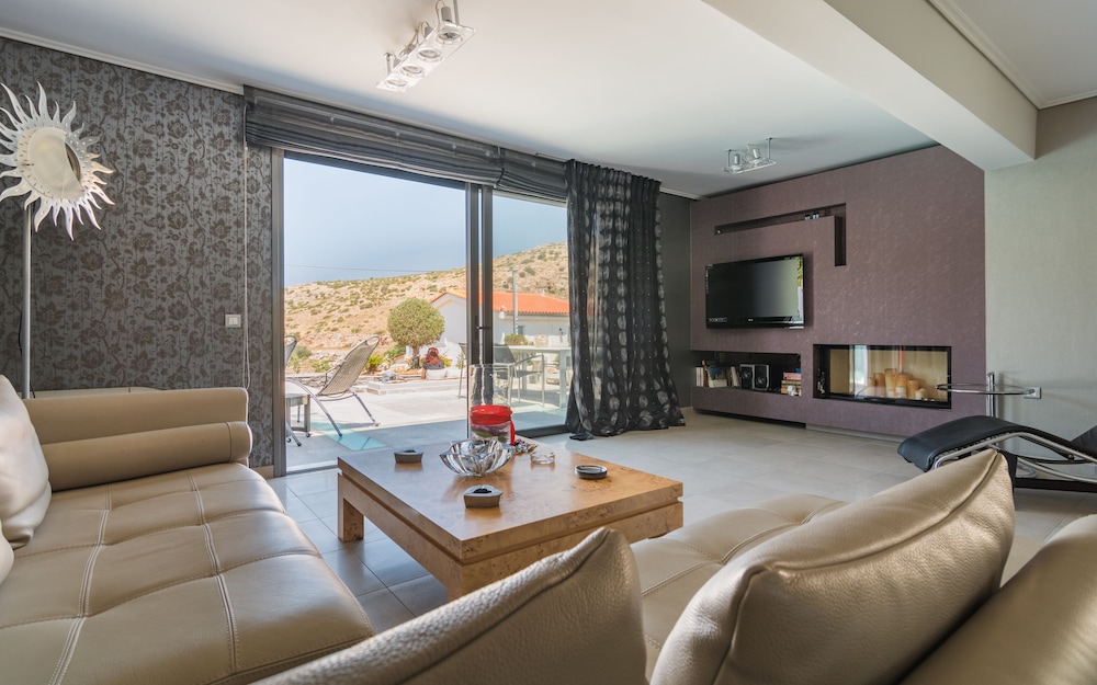 Villa Adam 24/50