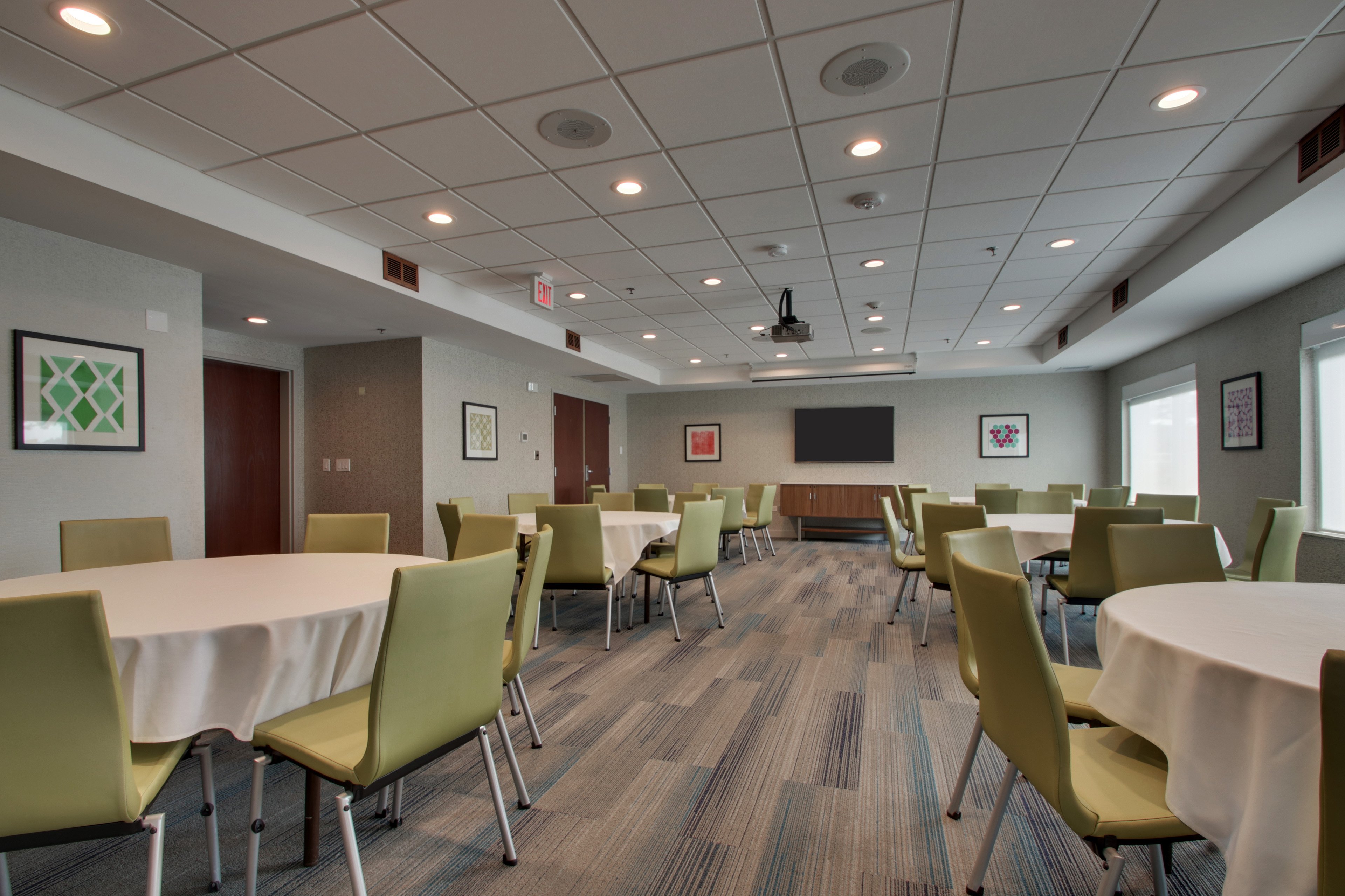 Holiday Inn Express & Suites AURORA NAPERVILLE 27/41
