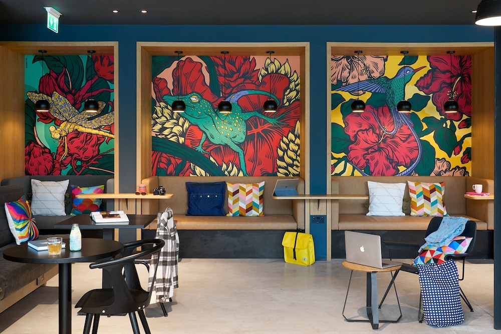 Moxy Bristol 22/37