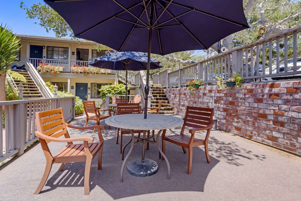 Comfort Inn Carmel By The Sea 45/62