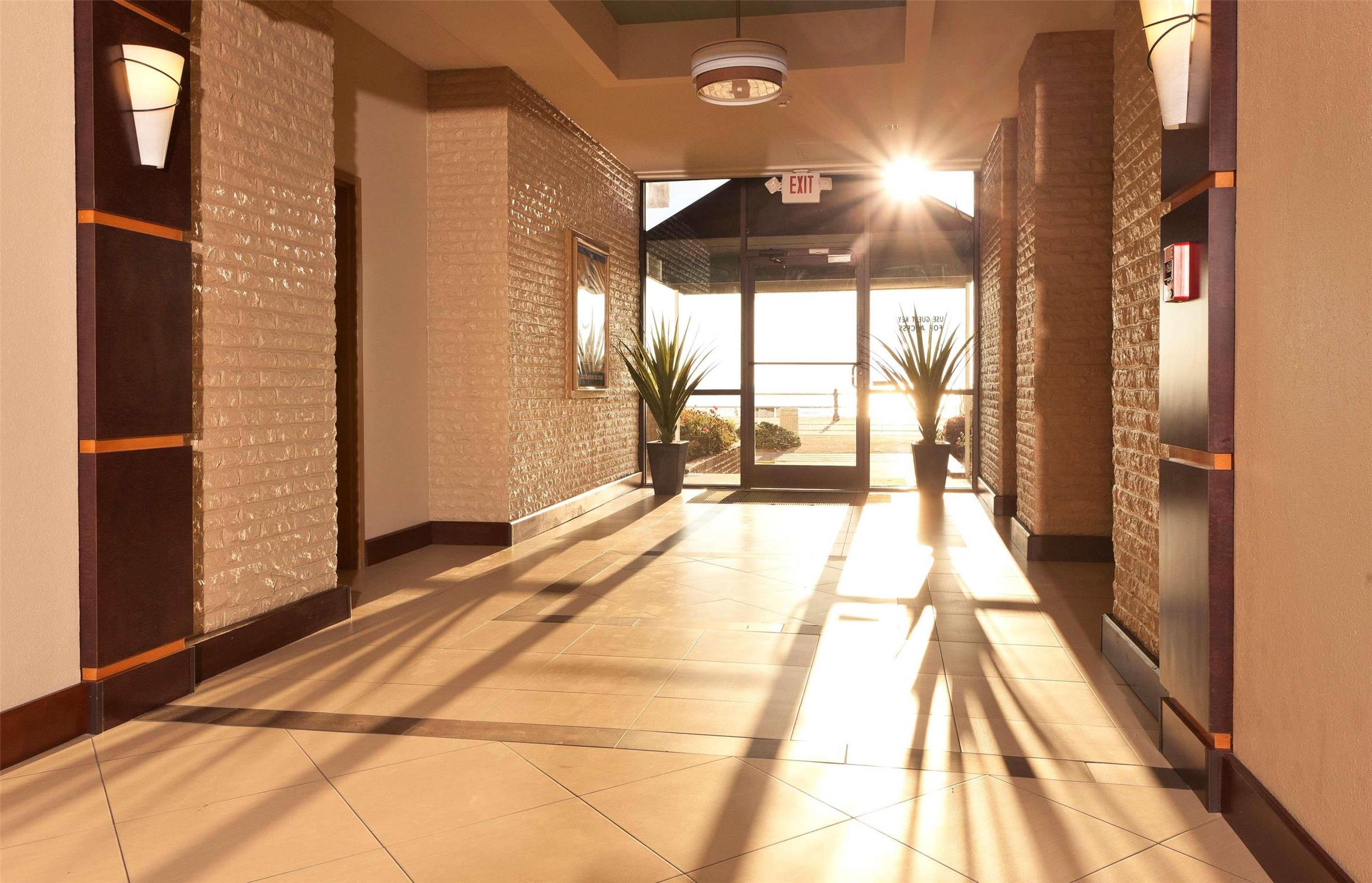 Country Inn & Suites by Radisson, Virginia Beach (Oceanfront) 18/35