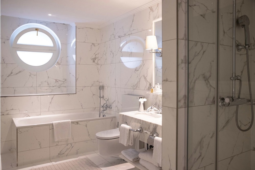 Deluxe, Suite, Double Bed, Victoria Jungfrau Grand Hotel And Spa 3/3