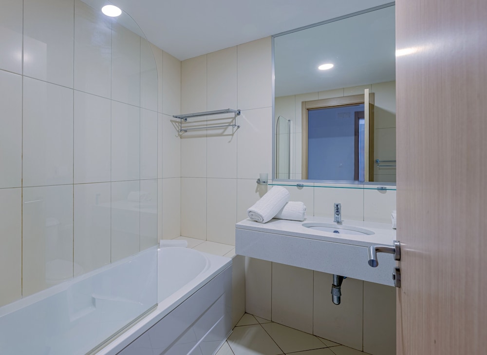 غرفة سوبيريور مفردة بسريرين منفصلين مع أريكة، Agua Hotels Sal Vila Verde 2/2