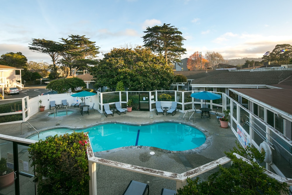 Monterey Bay Lodge 3/71