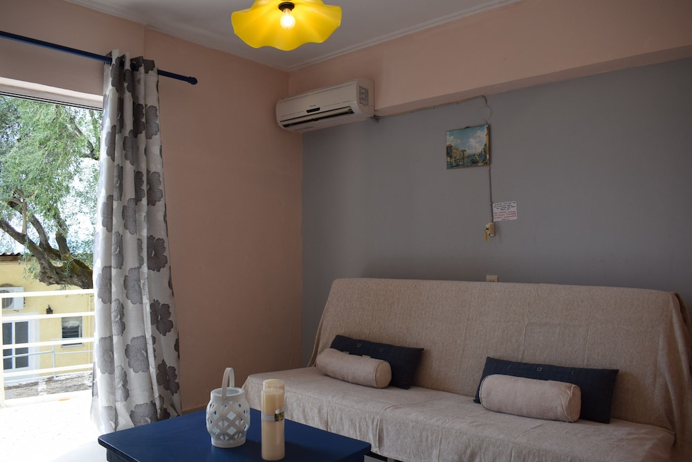 Paradise Apartments 25/43