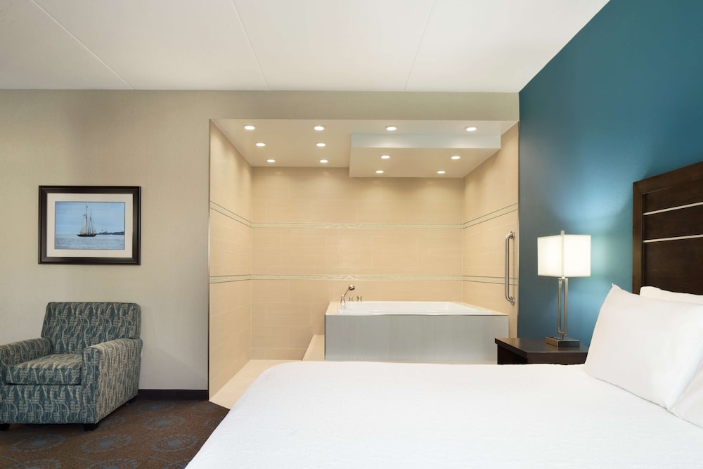 Hampton Inn Suites Edgewood Aberdeen South Md 11/38