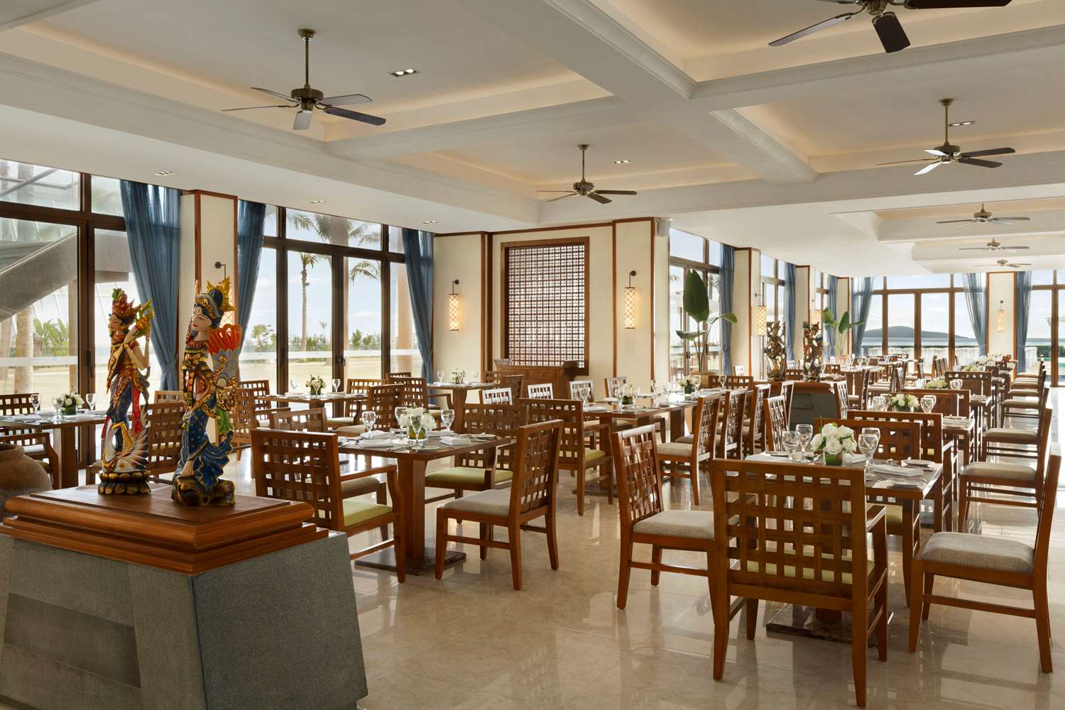 Wyndham Maoming 57/76