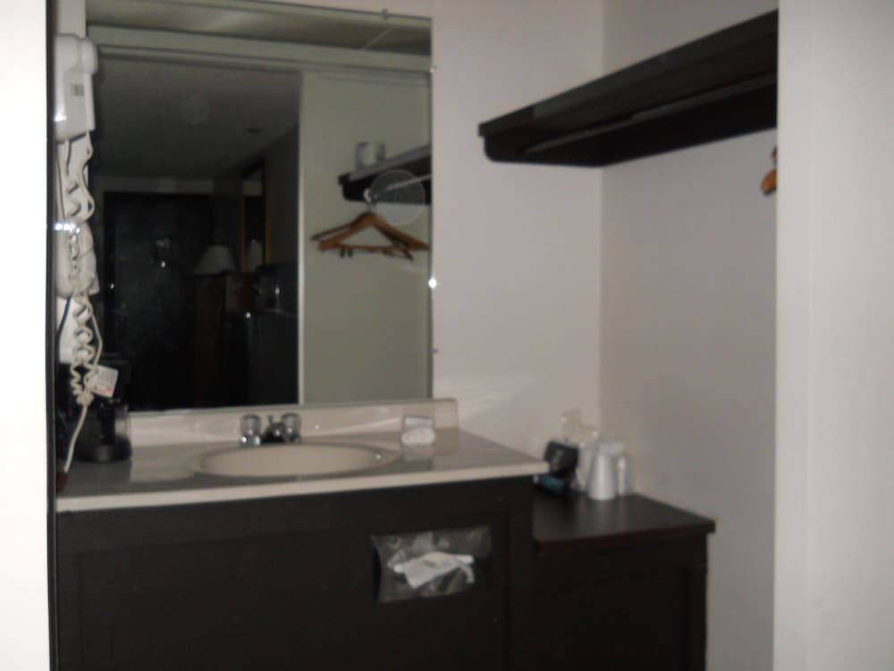 Value Inn Milwaukee South 47/47