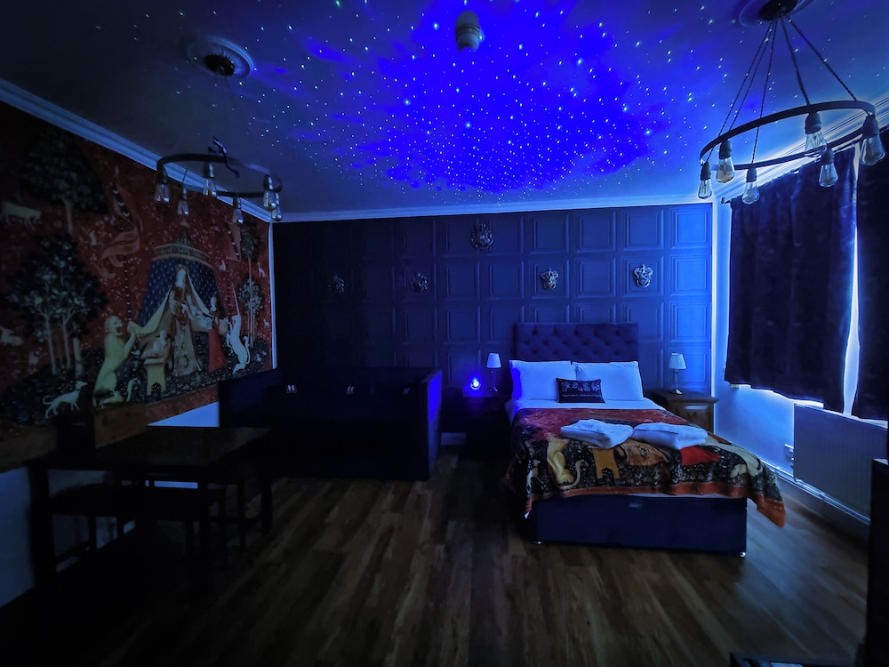 OYO Ricky Road Guest House - Budget 35/59