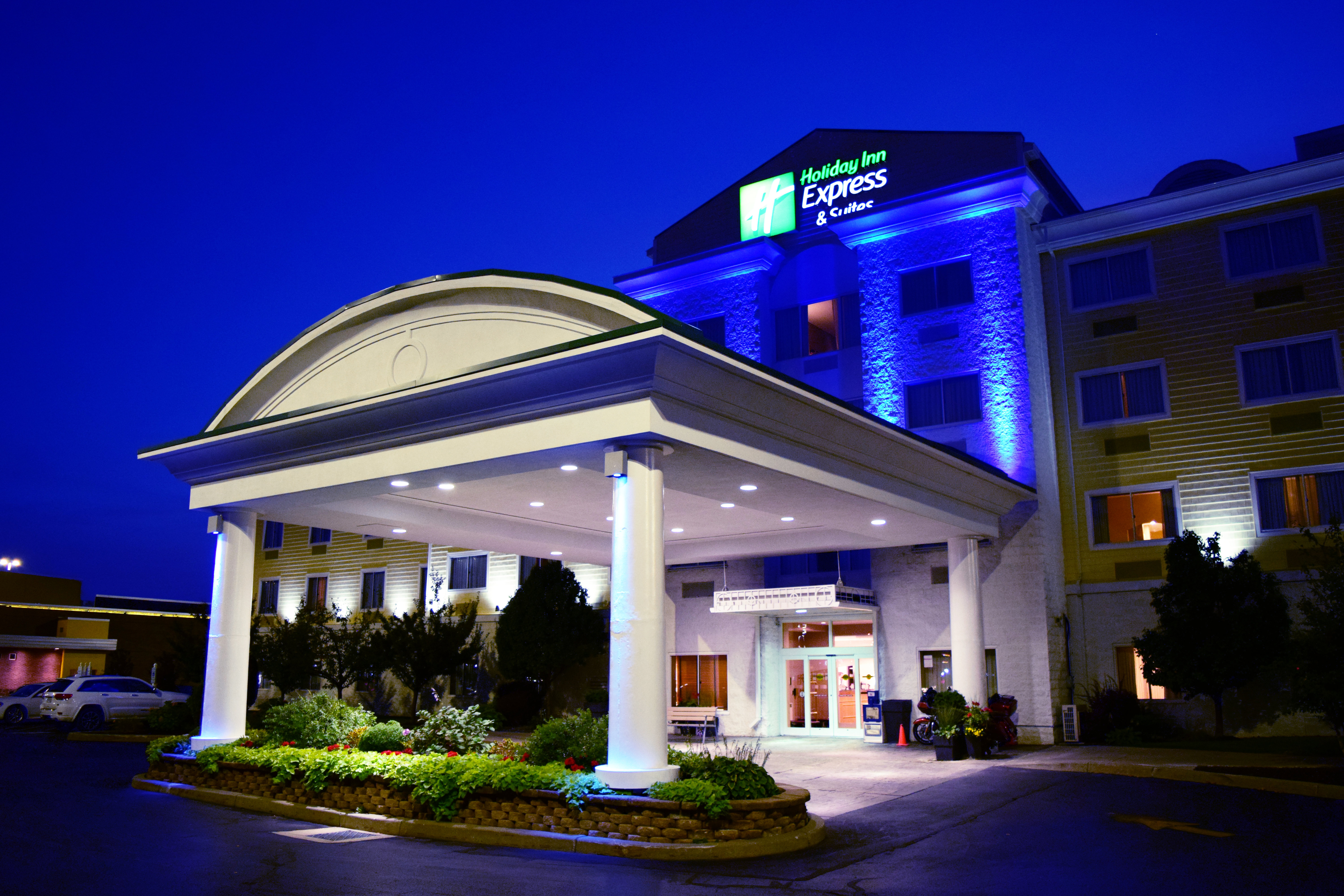 Holiday Inn Express Hotel Amp Suites Watertown Thousand Island 2/56