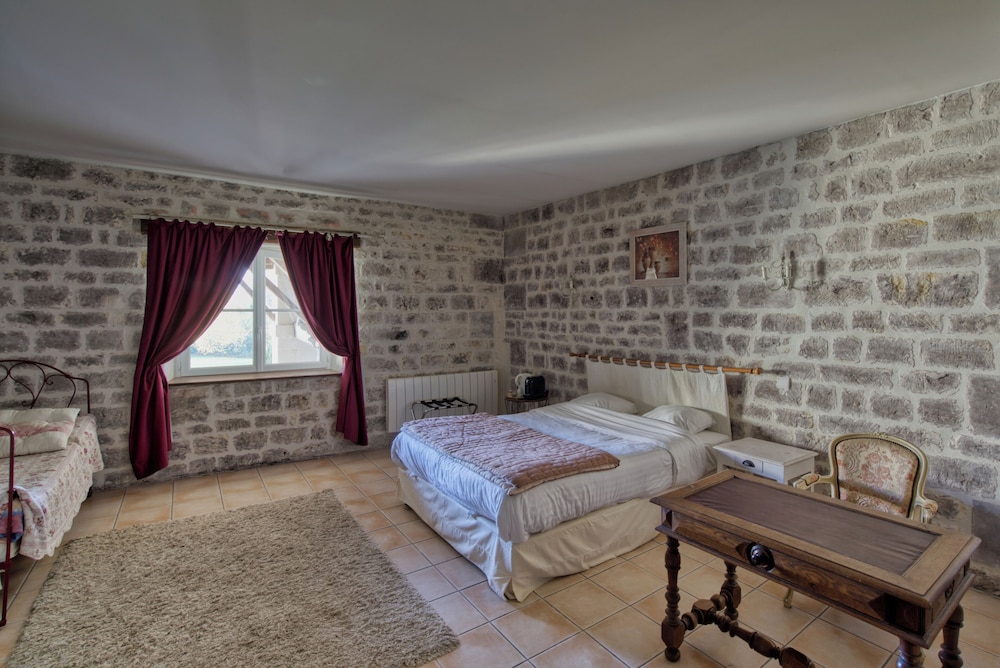 LOGIS DOMAINE DES CHAIS 15/56