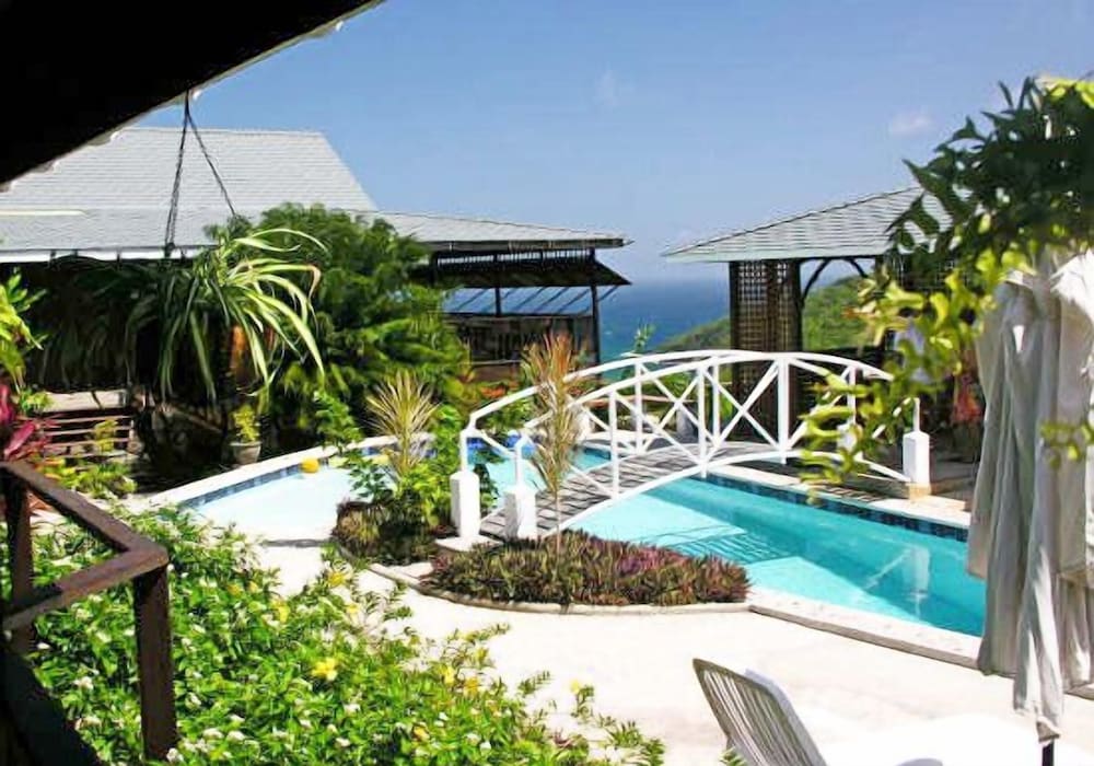 SPRING HOUSE BEQUIA 45/50