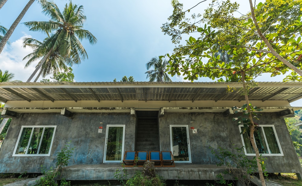 Siam Beach Resort Koh Kood 5/57