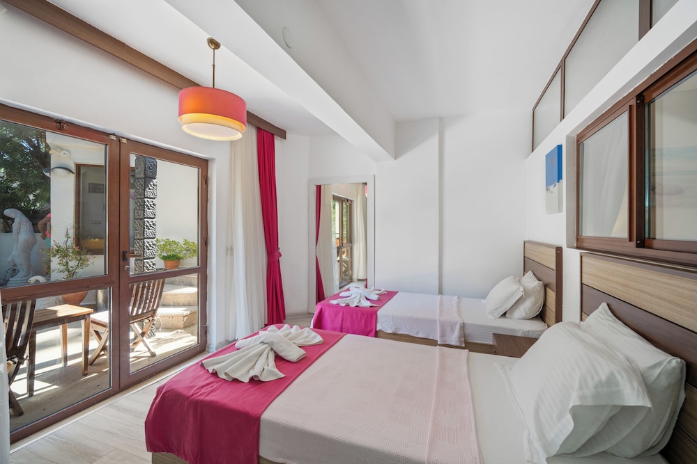 Eden Pyara Hotel Turunc 50/106