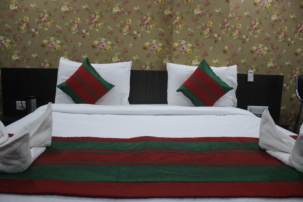 Hotel Flowers Inn 24/40