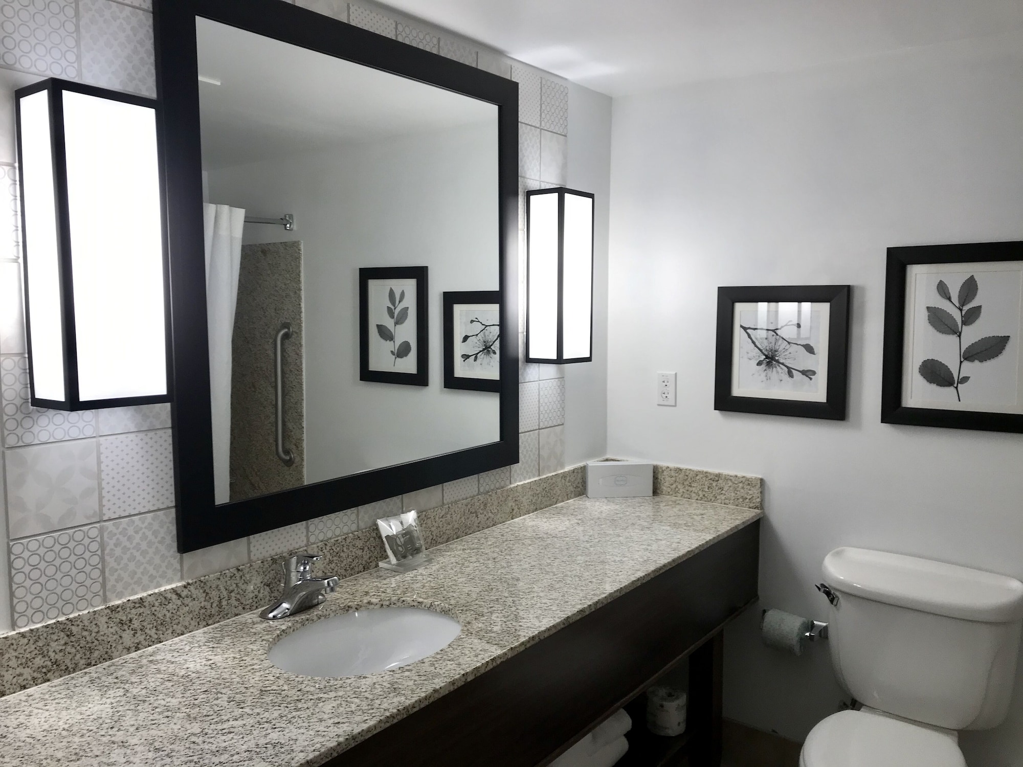Room, 2 Queen Beds, Country Inn & Suites by Radisson, Queensbury - Lake George 8/10