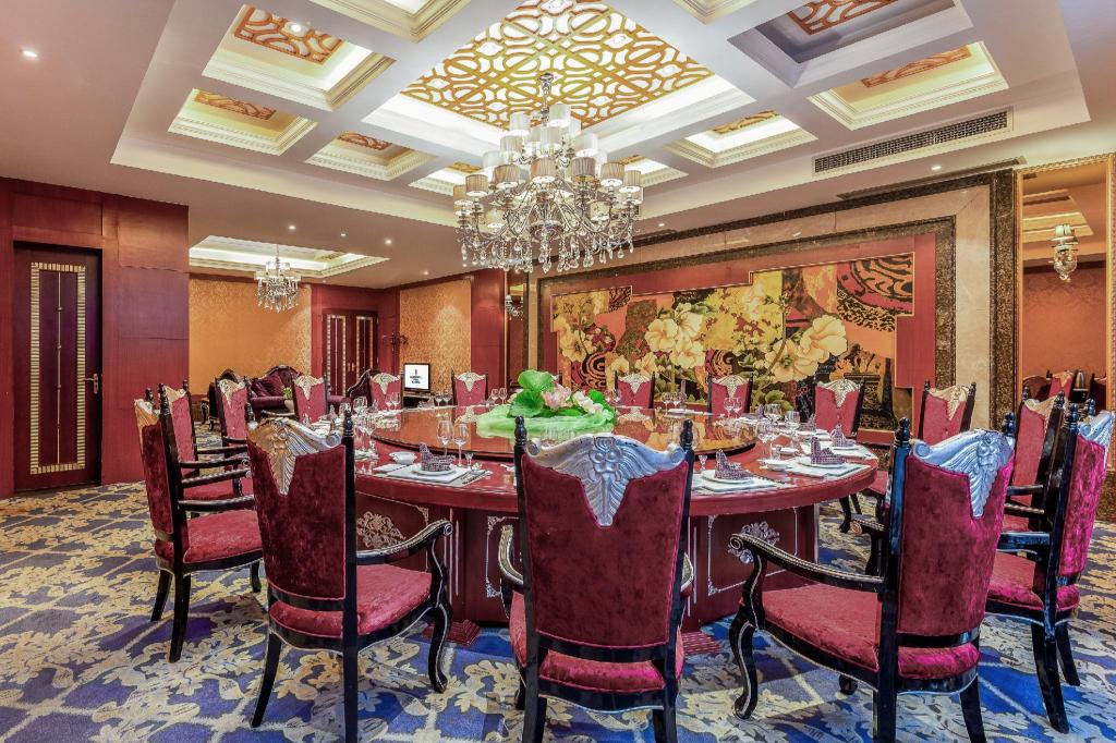 Rezen Kingtown Hotel (Chongqing Liangjiang New District) 46/58