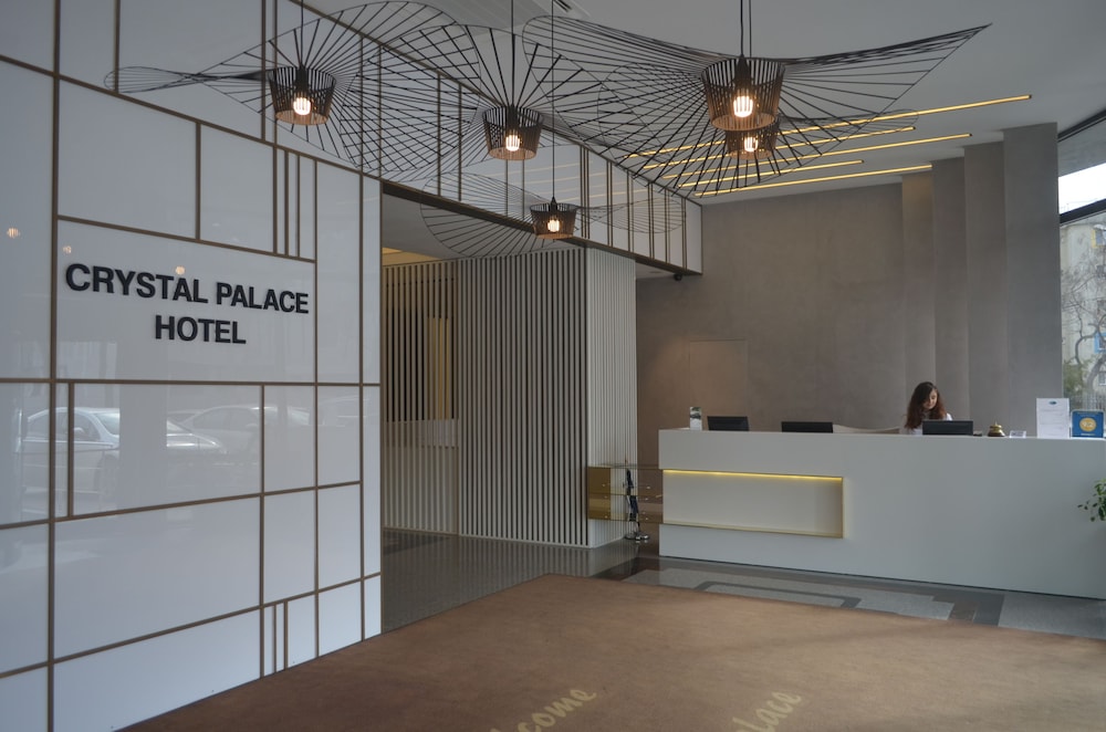 Crystal Palace Hotel 2/67