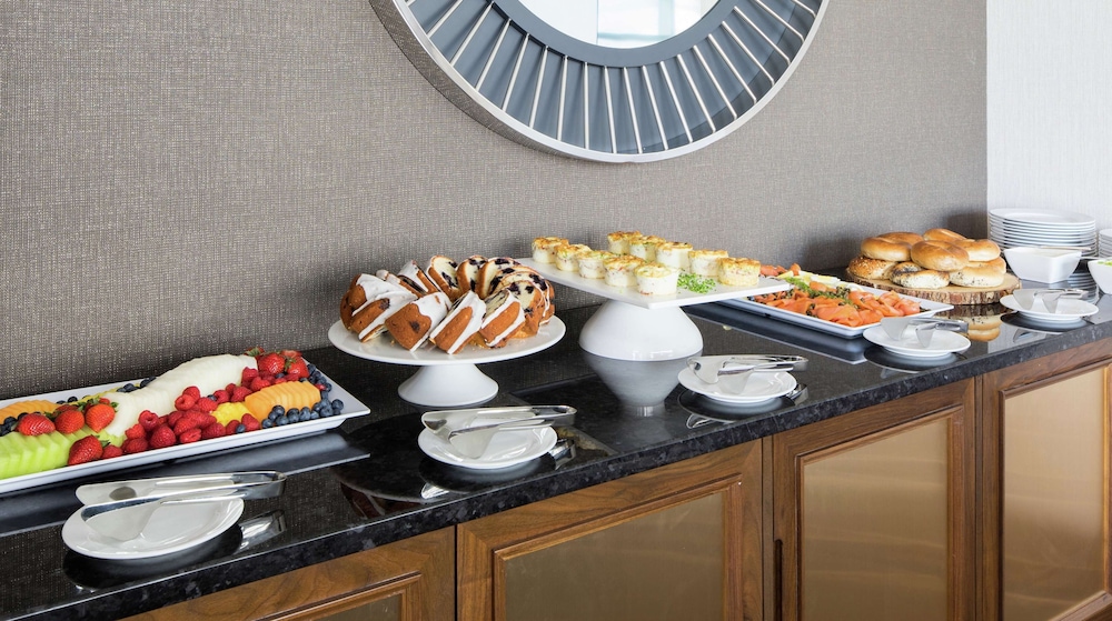 Home2 Suites By Hilton Chicago Mccormick Place Il 43/73