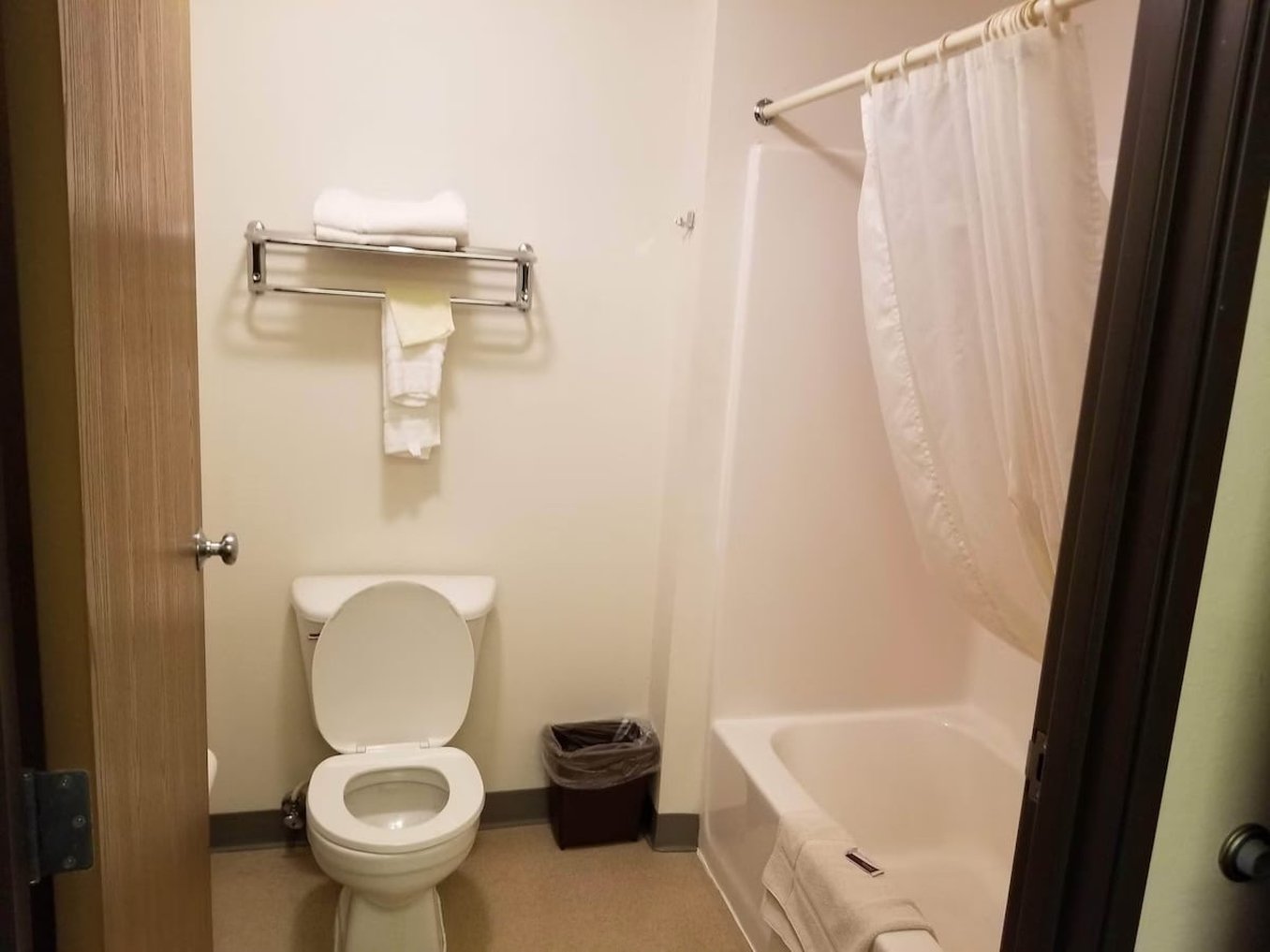 Bilmar Inn & Suites Dell Rapids Near Sioux Falls 46/50
