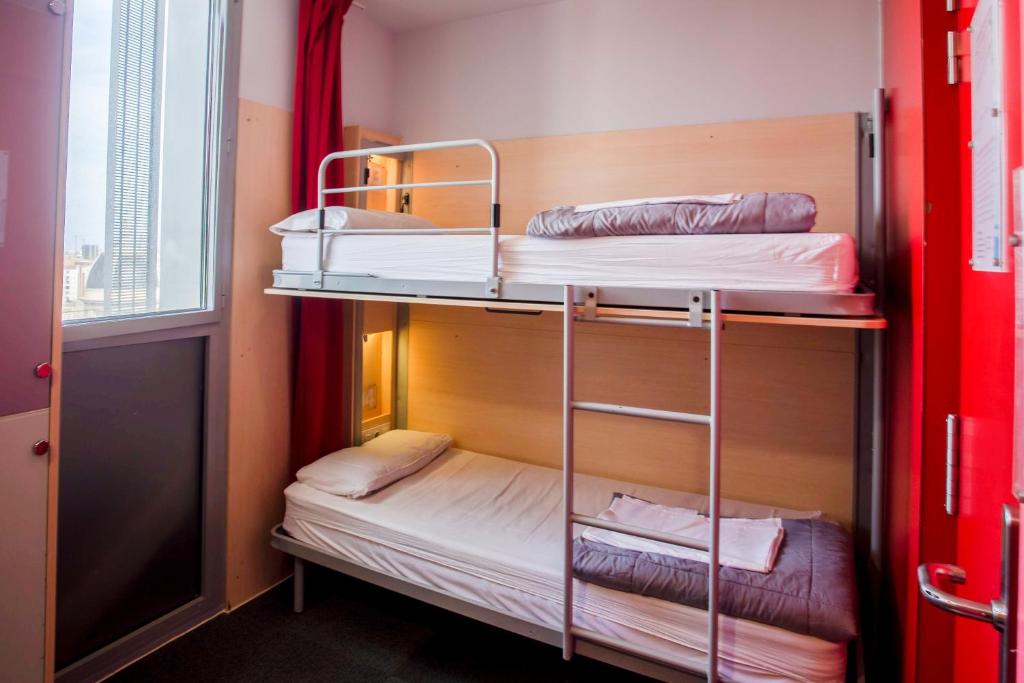Female Dorm, Female Only