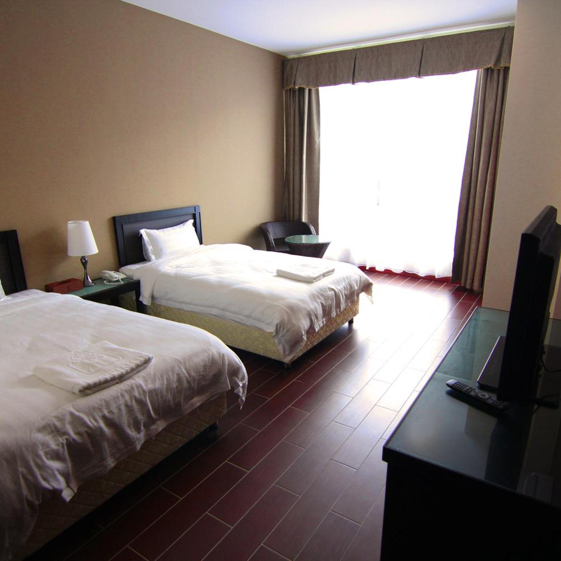 Deluxe, Twin Beds
