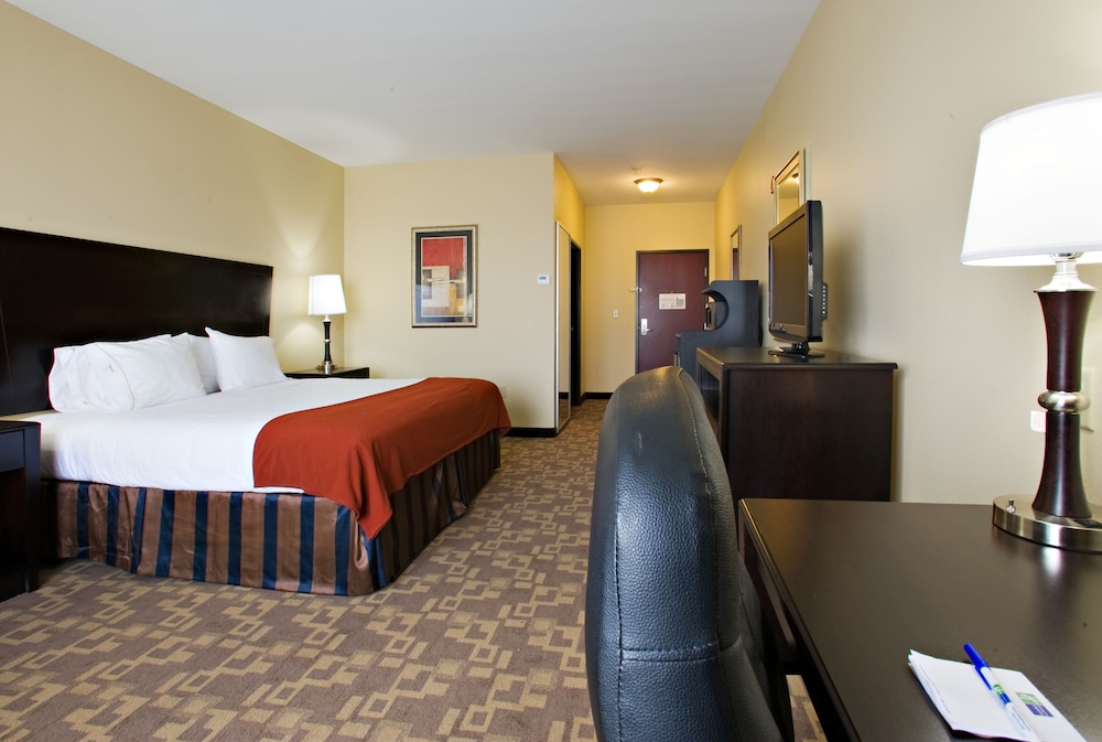 Holiday Inn Express Hotel Suites Snyder 28/54