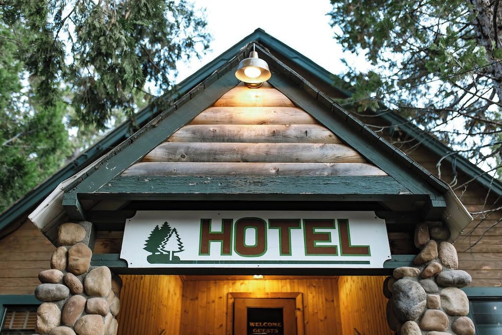 Shaver Lake Village Hotel 1/50