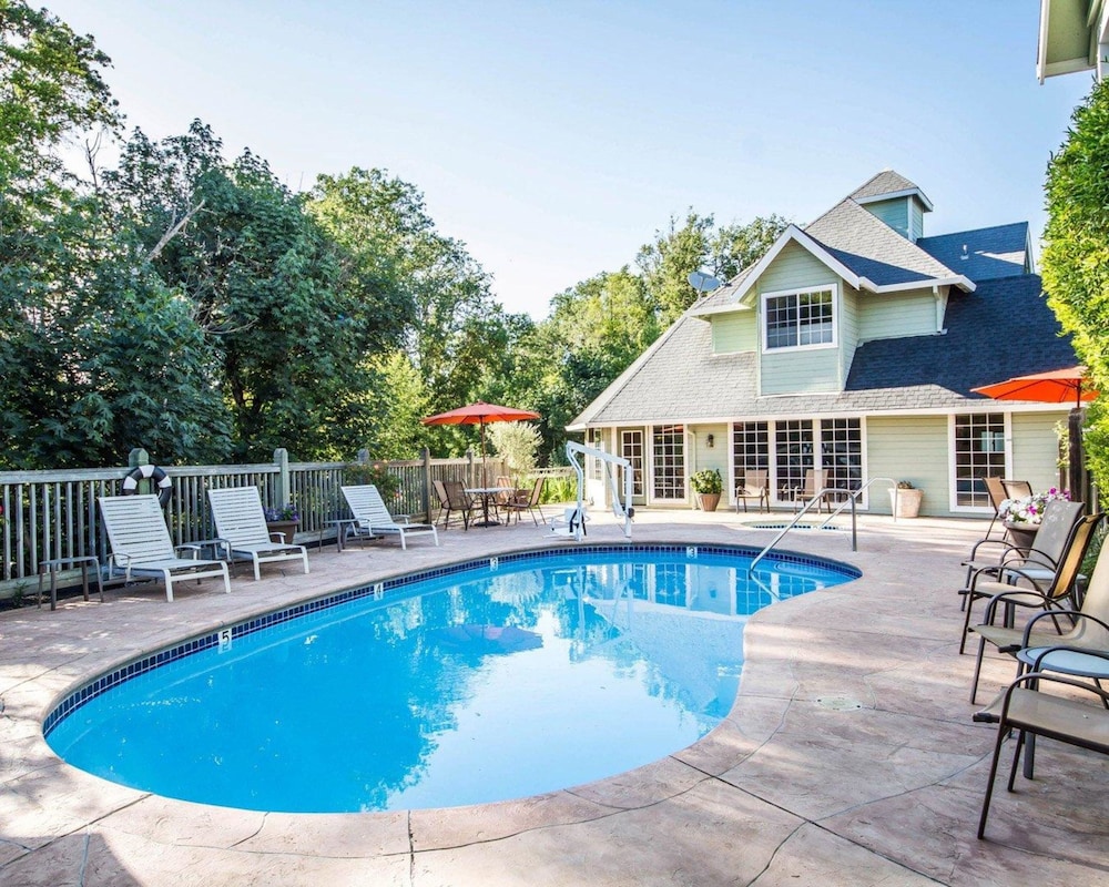 The Inn at Baechtel Creek 5/37