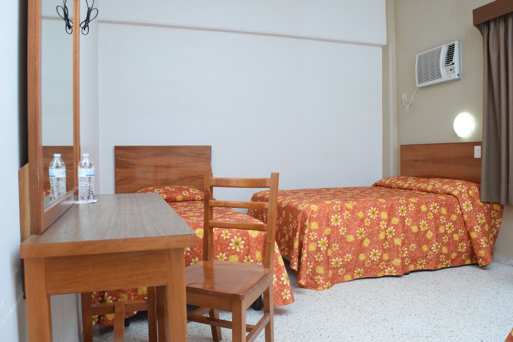 Hotel Delfines 47/65