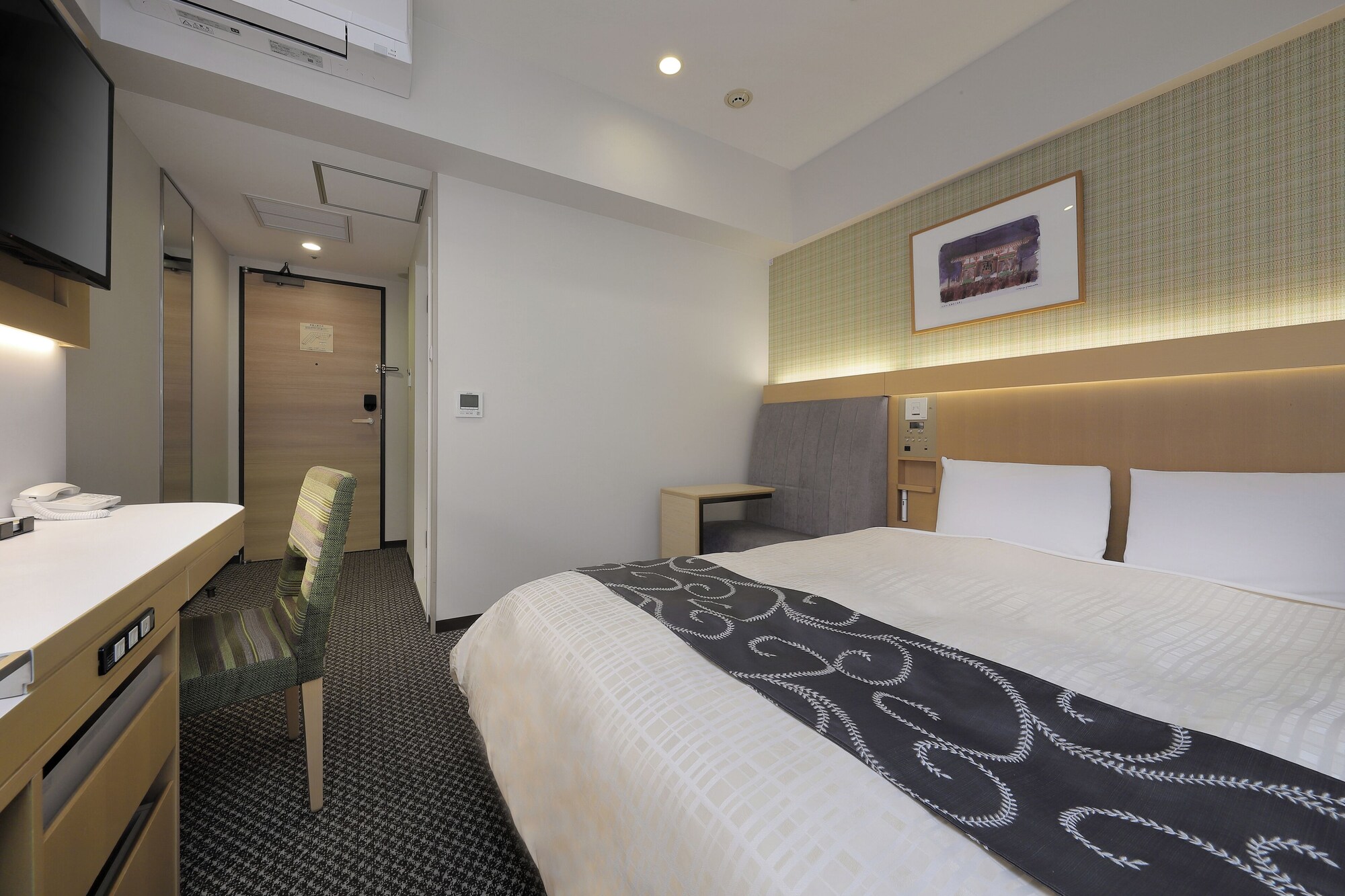 ROOM, DOUBLE BED, SMOKING